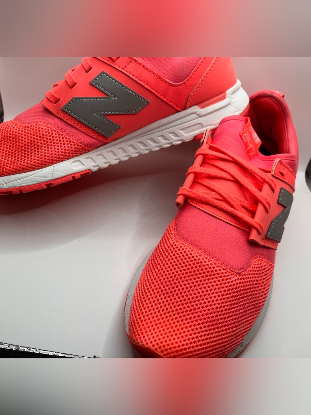 New Balance Men’s Coral-Red Athletic Sneakers with Gray 'N' Logo US 10